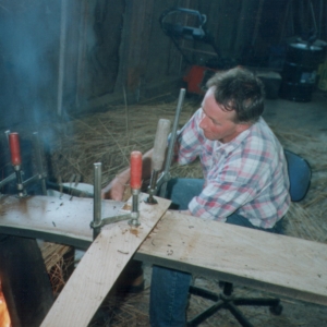 2001-2002 Friso foto 3 Het bioeisel wordt traditioneel in de juiste ronding gebracht-Henry van de Wal
